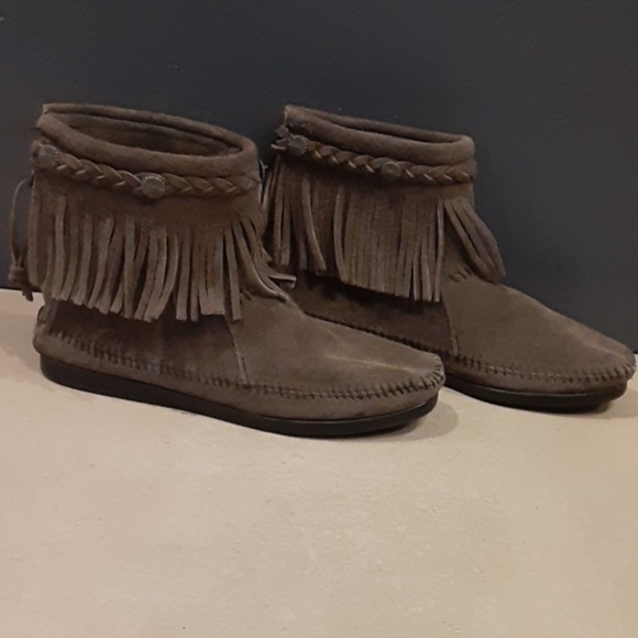 Minnetonka Shoes - Minnetonka  boots